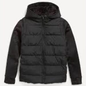 🧥 Old Navy Boys’ Hybrid Puffer Vest Jacket Size M (8) | Cozy, Cool & Comfy! ❄️🔥